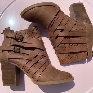 ModCloth boots size 10